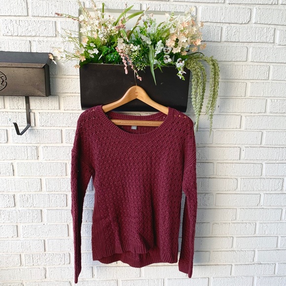 Old Navy Sweaters - Old Navy Maroon Knit Long Sleeve Sweater Size M